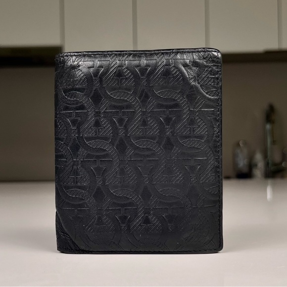 Salvatore Ferragamo Other - Salvatore Ferragamo Gancini logo engraved Bifold wallet Leather Black